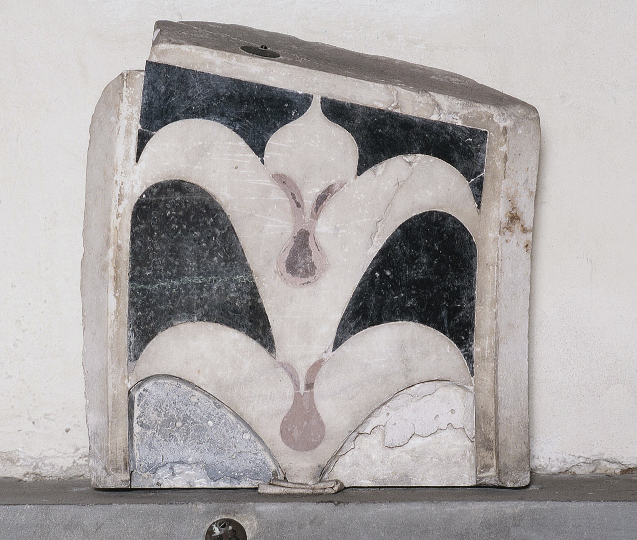 motivi decorativi vegetali stilizzati (formella, frammento) di Talenti Francesco (bottega) (sec. XIV)