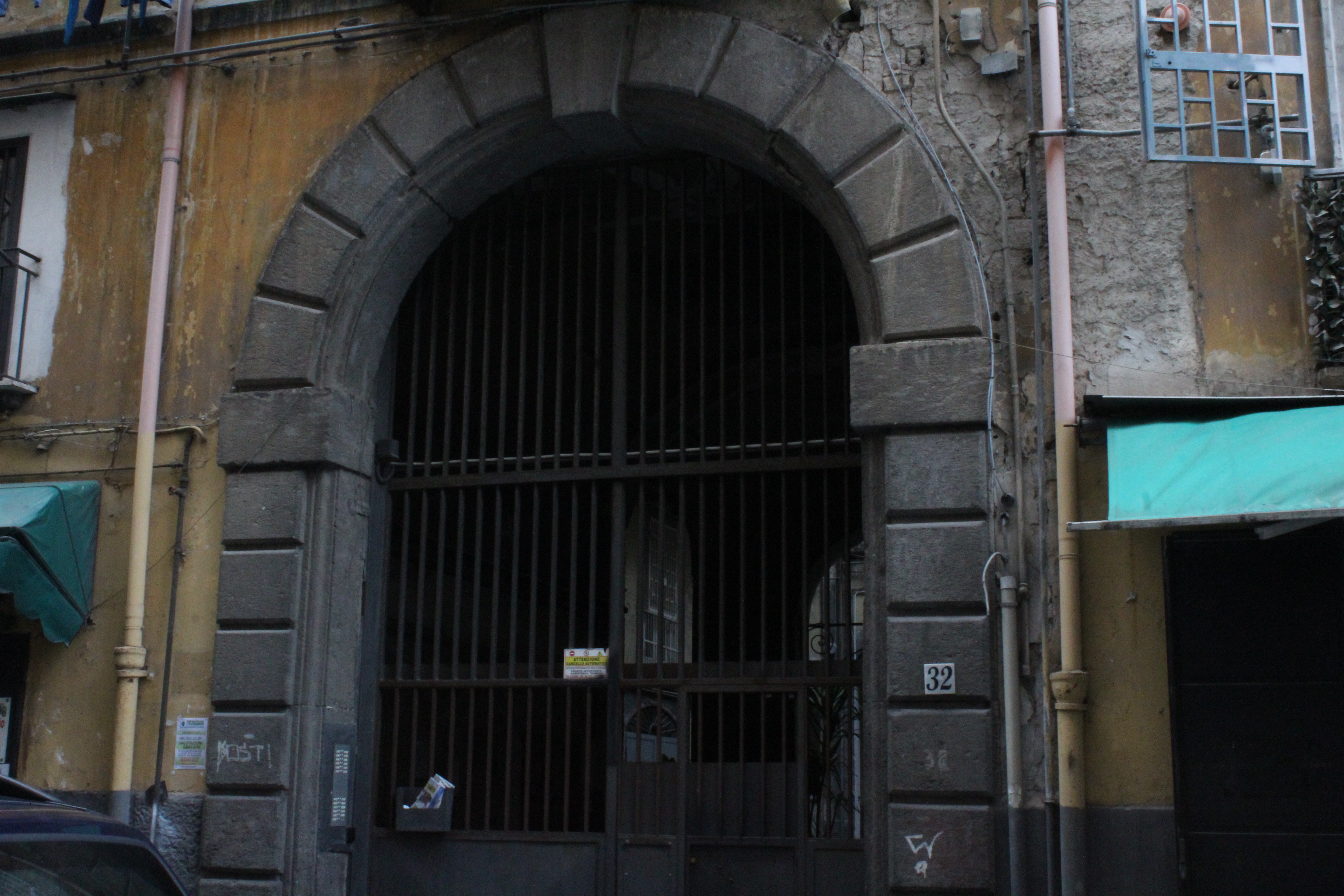 [Palazzo in Via San Nicandro, 32] (palazzo, privato) - Napoli (NA) 