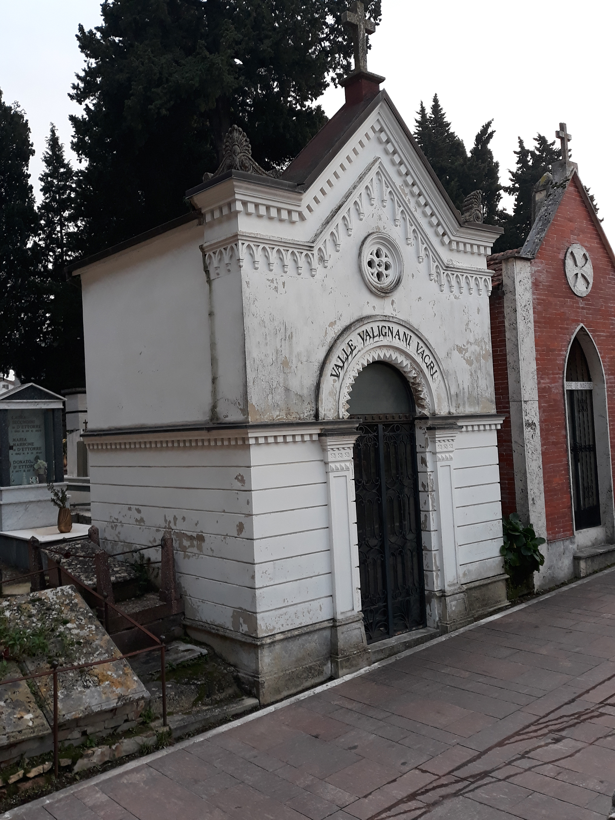 Cappella cimiteriale VALLE – VALIGNANI - VACRI (cimitero, monumentale) - Chieti (CH) 