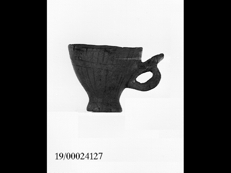 tazza monoansata - cultura di Castelluccio (SECOLI/ XVII a.C)