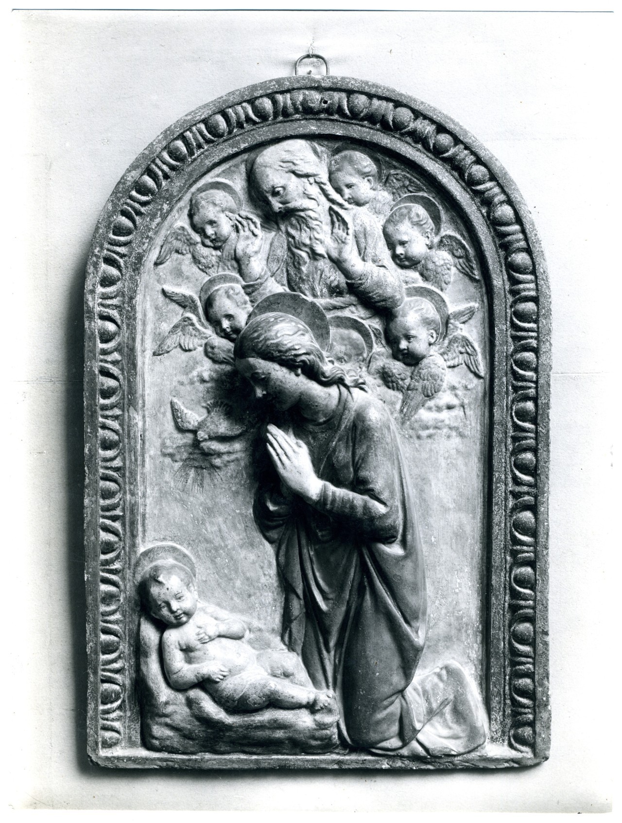 Madonna adorante Gesù Bambino - scultura (positivo) di anonimo (prima metà XX)