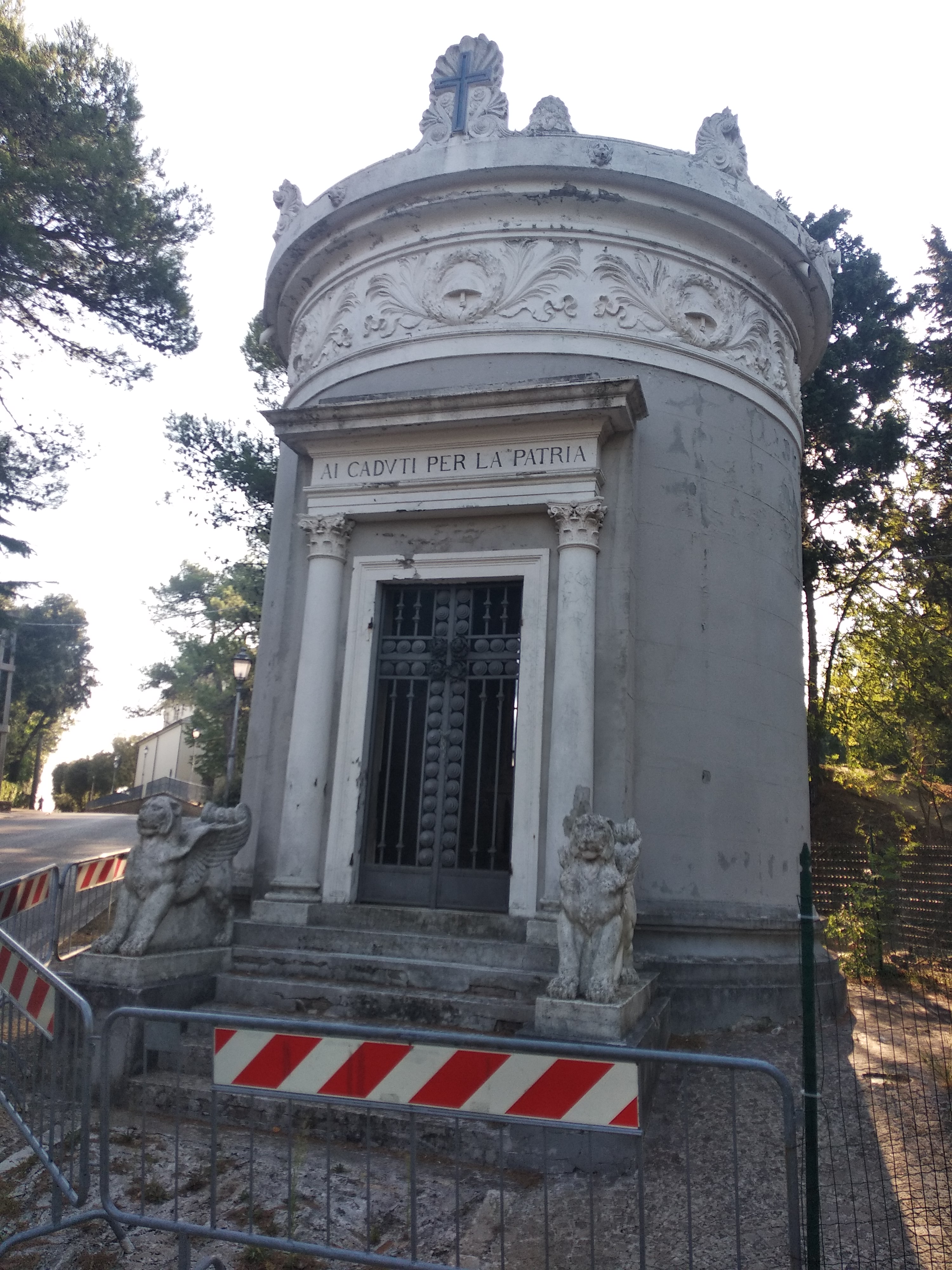 monumento, ai caduti - Monteciccardo (PU)  (XX, inizio)