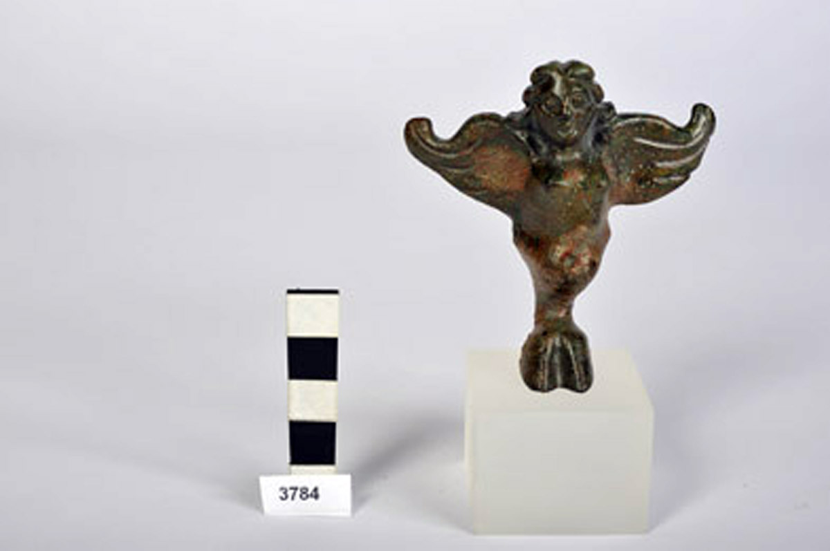 figura femminile alata (piede di oggetto) 