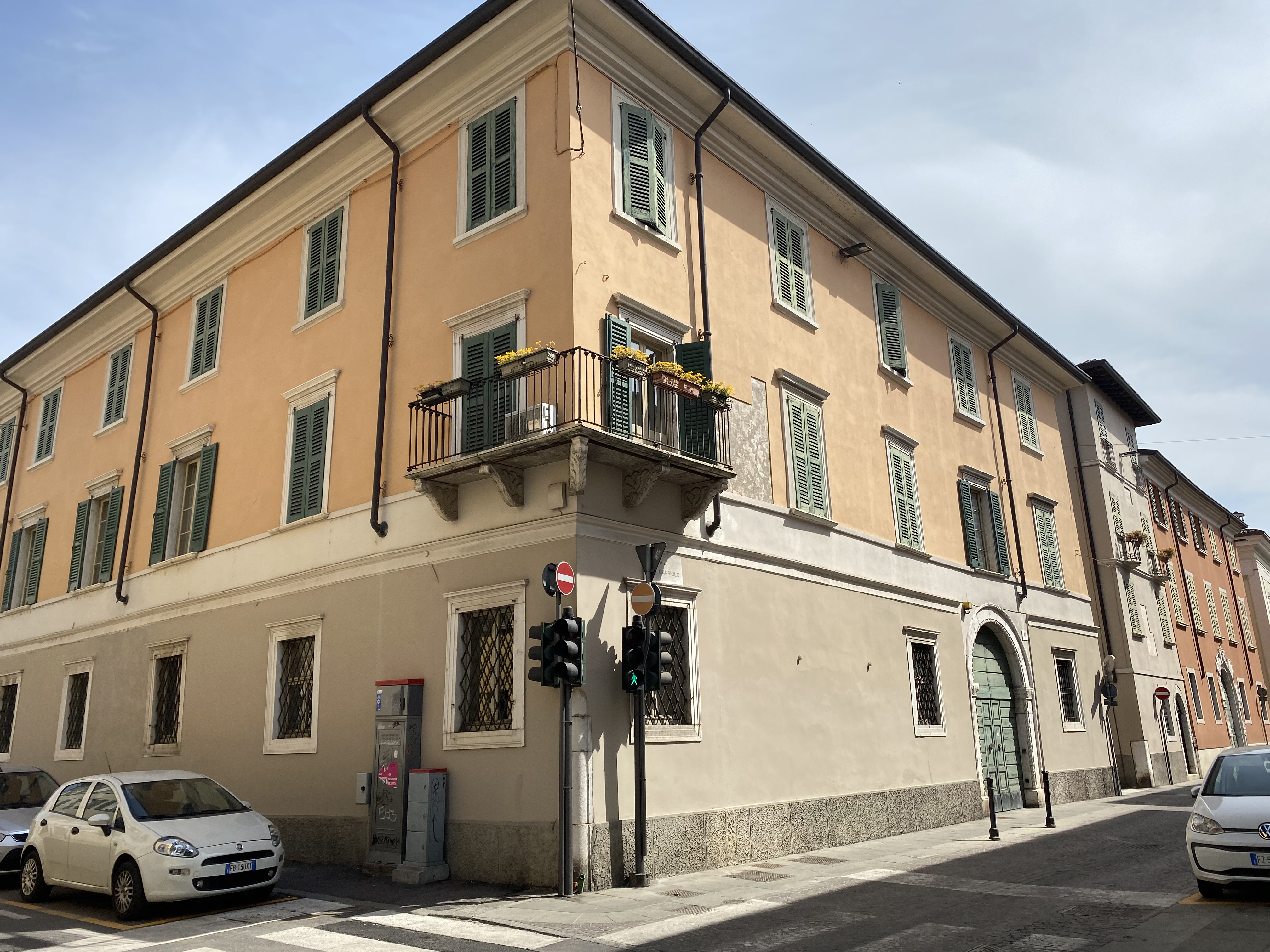 Palazzo in via E. Capriolo, 40 (palazzo, privato) - Brescia (BS)  (XV, fine)