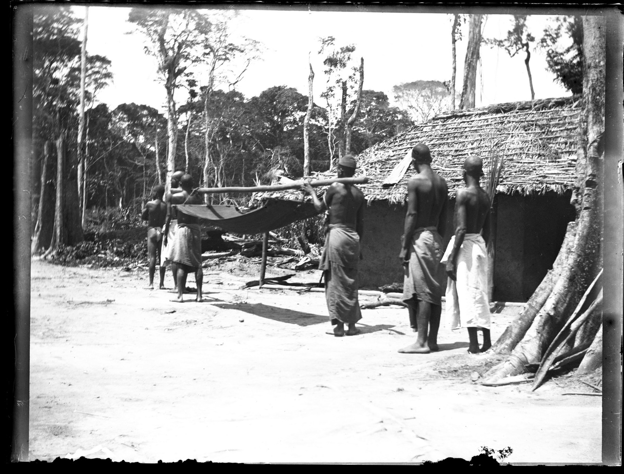 Fotografia coloniale, Colonie belghe, Popoli coloniali, Uomo (negativo) di Giuseppe Carlo Sesti (fine/ inizio XIX-XX)