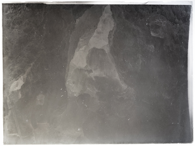 Grotta Zubbia/ interno - Palma di Montechiaro (AG) (negativo, serie) di Carta, Rosario (attribuito) (secondo quarto XX)