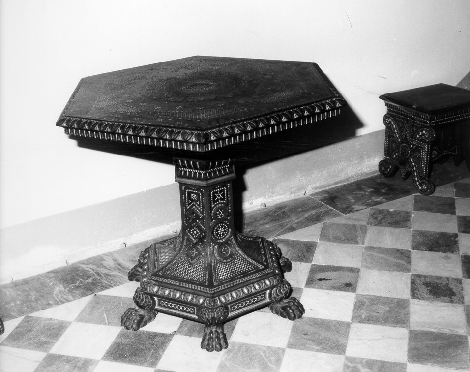 tavolino - ambito italiano (sec. XIX)