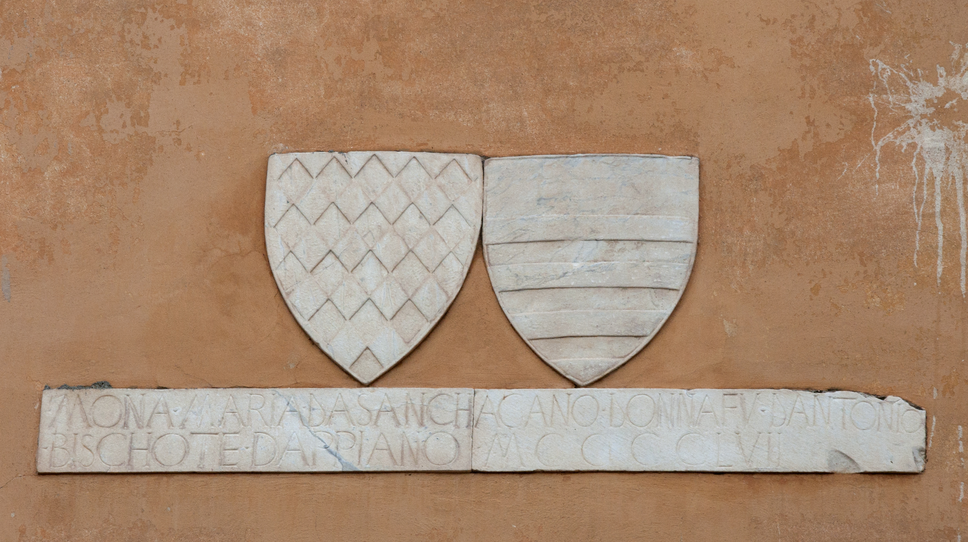Stemma nobiliare famiglia D'Appiano (scultura) - ambito toscano (XV)
