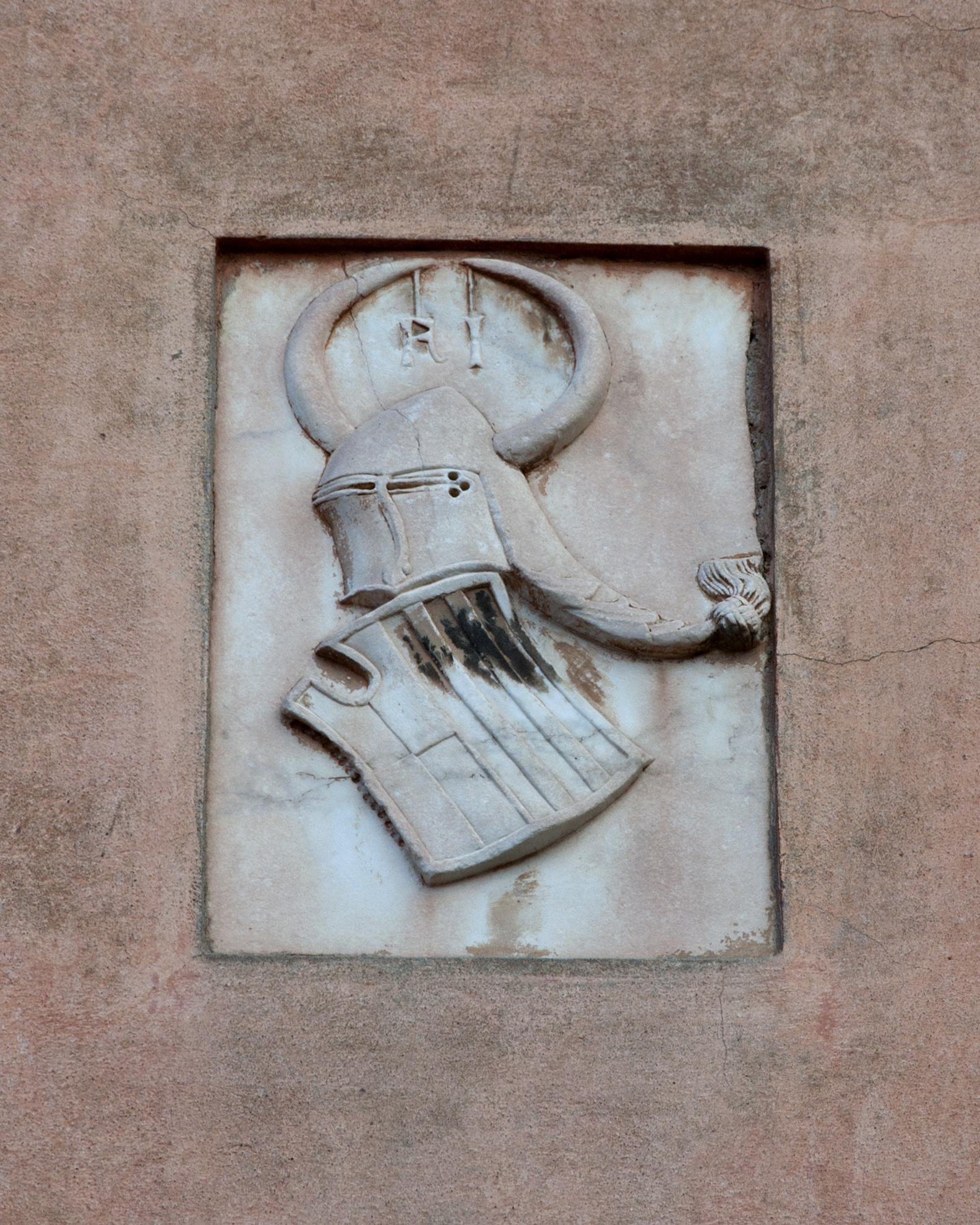Stemma nobiliare famiglia Gaetani (scultura) - ambito toscano (XVI)