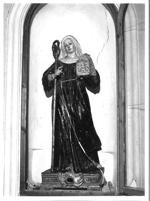 Santa Reparata martire, Santa Chiara (statua) di Di Zinno Paolo Saverio (attribuito) (terzo quarto sec. XVIII)