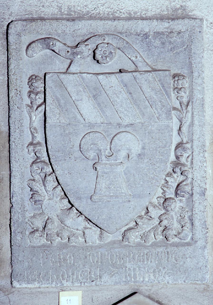 stemma gentilizio della famiglia Ricoveri (?) (lapide tombale) - produzione fiorentina (seconda metà sec. XIV)