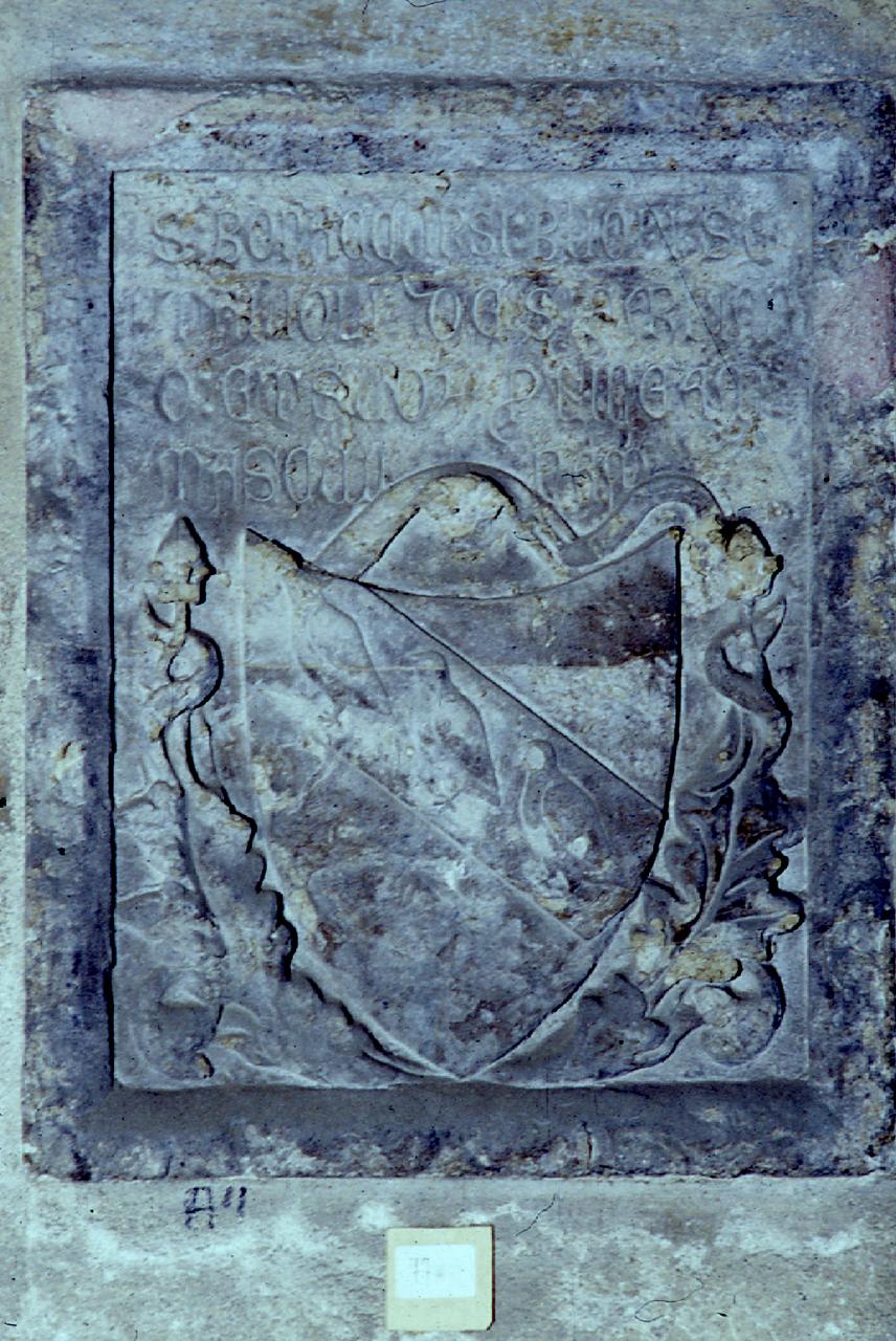 stemma gentilizio della famiglia Starnina (?) (lapide tombale) - produzione toscana (sec. XIV)