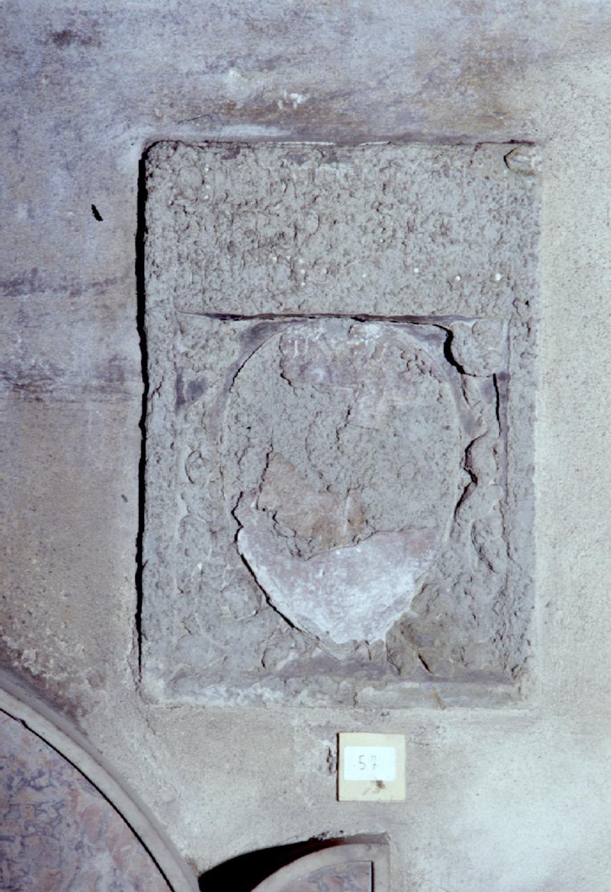 stemma gentilizio (lapide tombale) - produzione toscana (seconda metà sec. XIV)