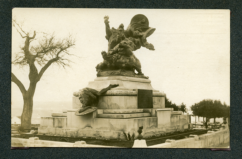 Putignano - Monumento ai caduti (positivo) di Anonimo (XX)