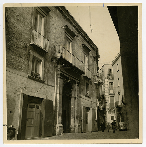 Bari - Palazzo Bonazzi (positivo) di Ficarelli, Michele (XX)