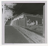 Bari vecchia - Scuola in demolizione nell'area antistante la chiesa di Santa Chiara (negativo) di Ficarelli fotostampa studio fotografico (XX)