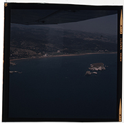 Vieste - veduta aerea dello scoglio di Portonuovo (diapositiva) di Ramosini, Vitaliano, Stagnani, Vittorio (XX)