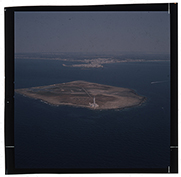 Isola di Sant'Andrea (Gallipoli) - veduta aerea dell'isola con il faro (diapositiva) di Ramosini, Vitaliano, Stagnani, Vittorio (XX)
