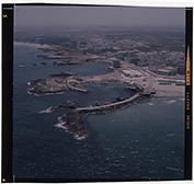 San Foca (Melendugno) - veduta aerea del porto con la torre di guardia (diapositiva) di Ramosini, Vitaliano, Stagnani, Vittorio (XX)