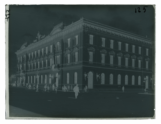 Lecce - Veduta del Palazzo delle Poste e Telegrafi (negativo) di Palumbo, Giuseppe (XX)