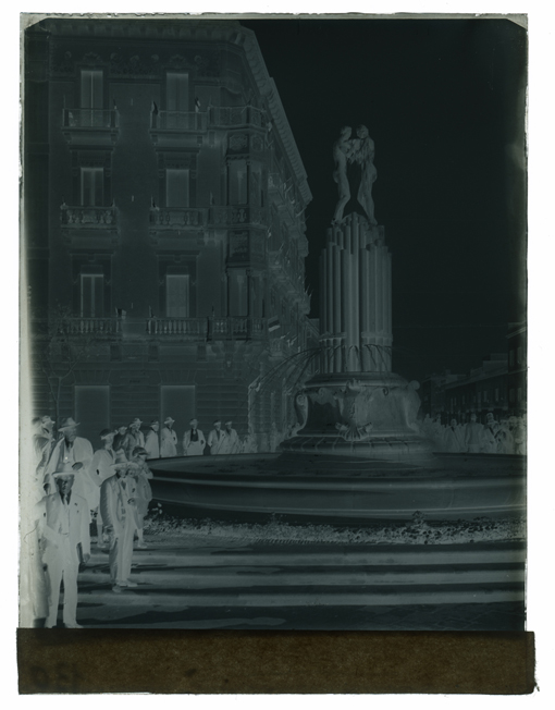 Lecce - La fontana dell'Armonia in via Guglielmo Marconi (negativo) di Palumbo, Giuseppe (XX)