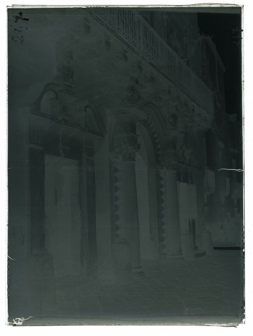 Gallipoli - Palazzo Senàpe in via Monacelle (negativo) di Palumbo, Giuseppe (XX)