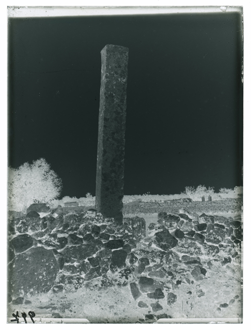 Scorrano - Menhir "Cupa" (negativo) di Palumbo, Giuseppe (XX)
