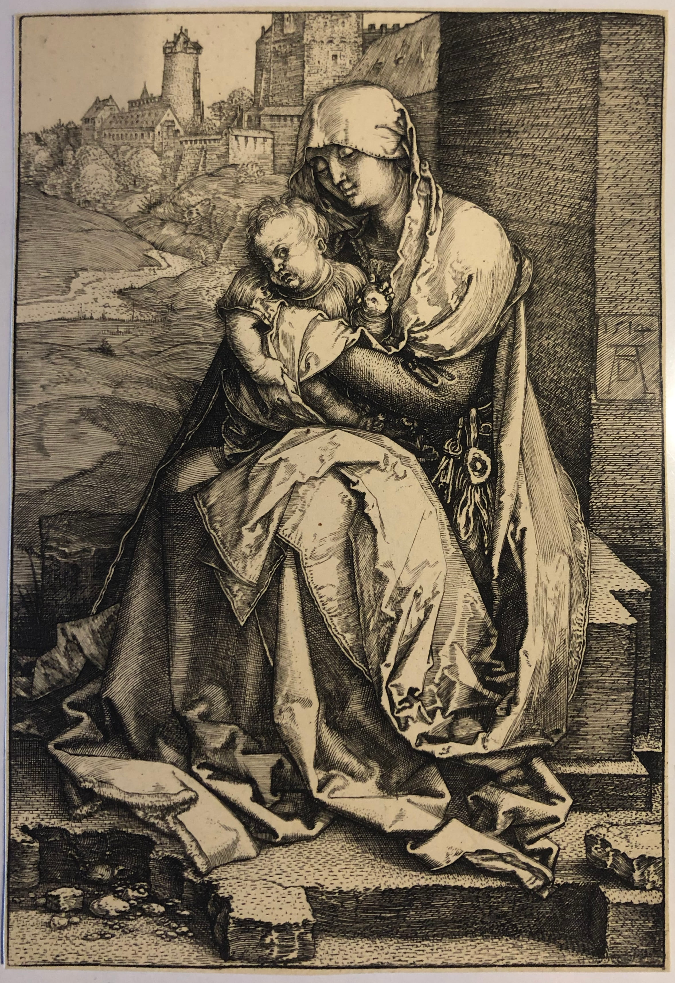Madonna col Bambino seduti vicino a un muro (stampa) di Dürer Albrecht - ambito tedesco (sec. XVI)