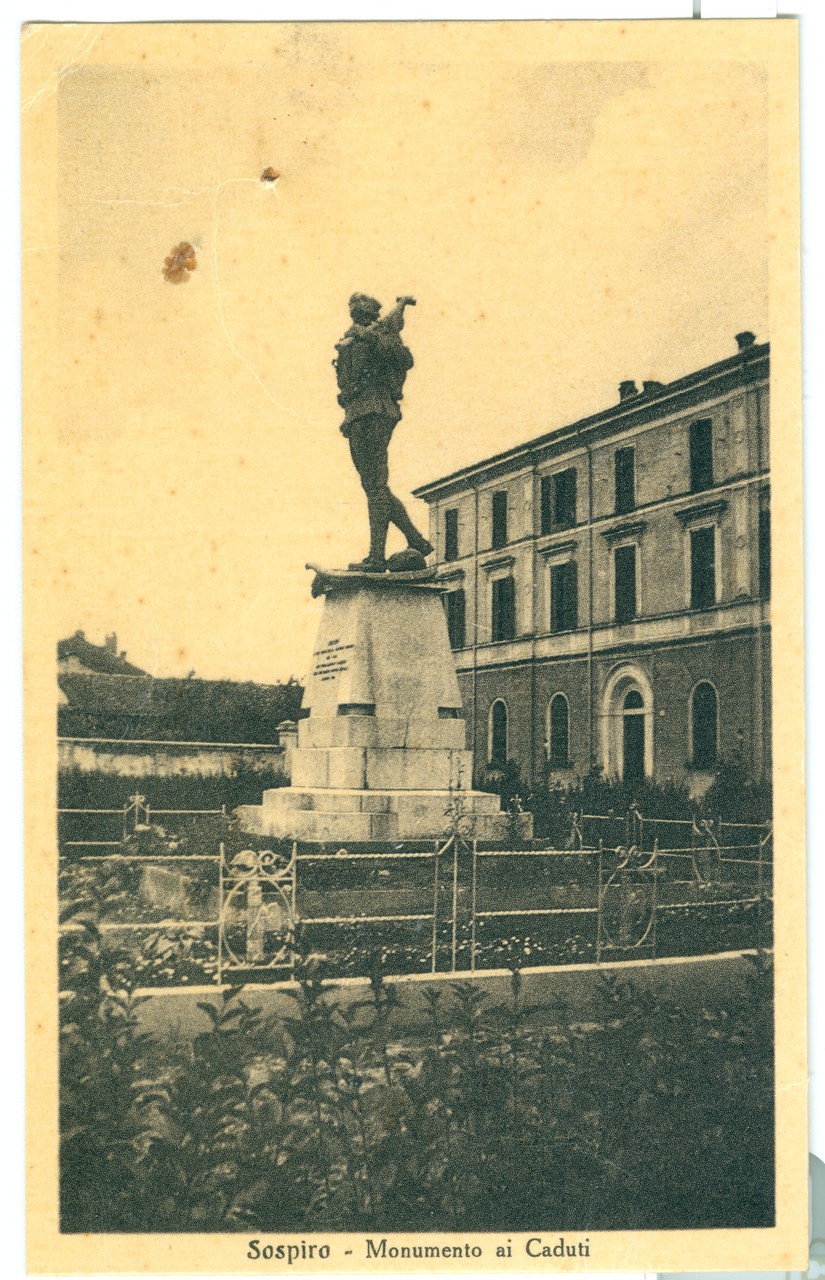 Scultura - Monumenti commemorativi - Monumenti ai caduti - Guerra mondiale 1914-1918 (positivo) di Dusi (XX)