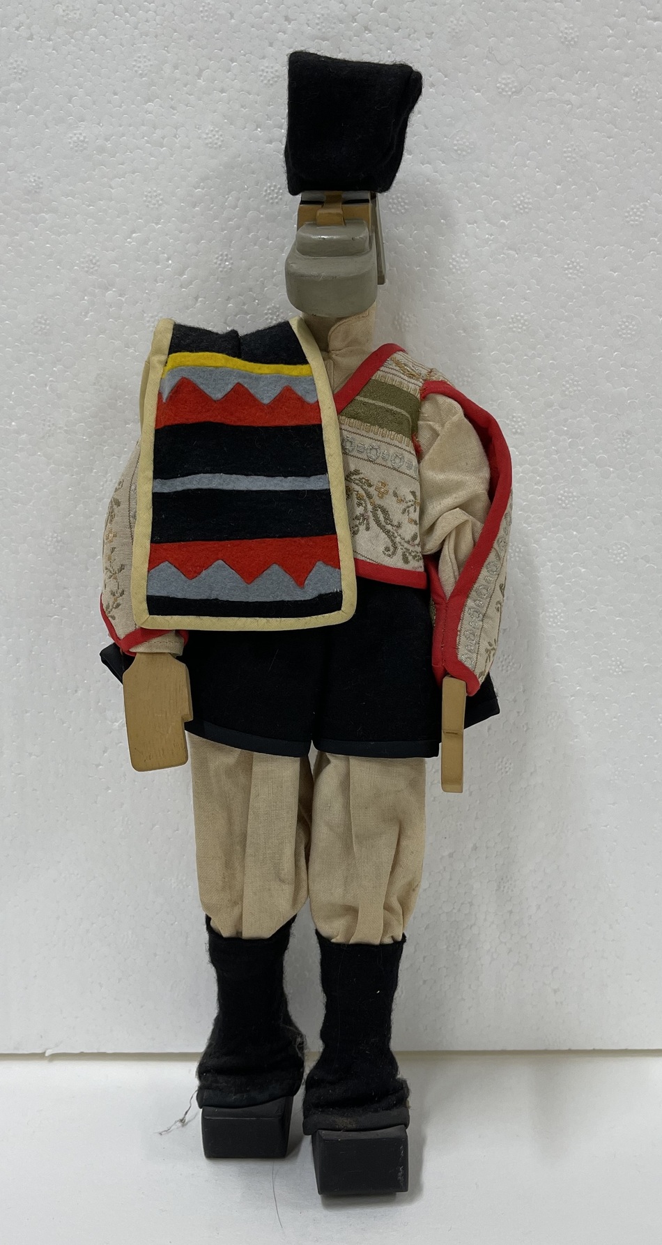 Uomo di oliena, figura maschile in abito tradizionale di oliena (pupazzo)