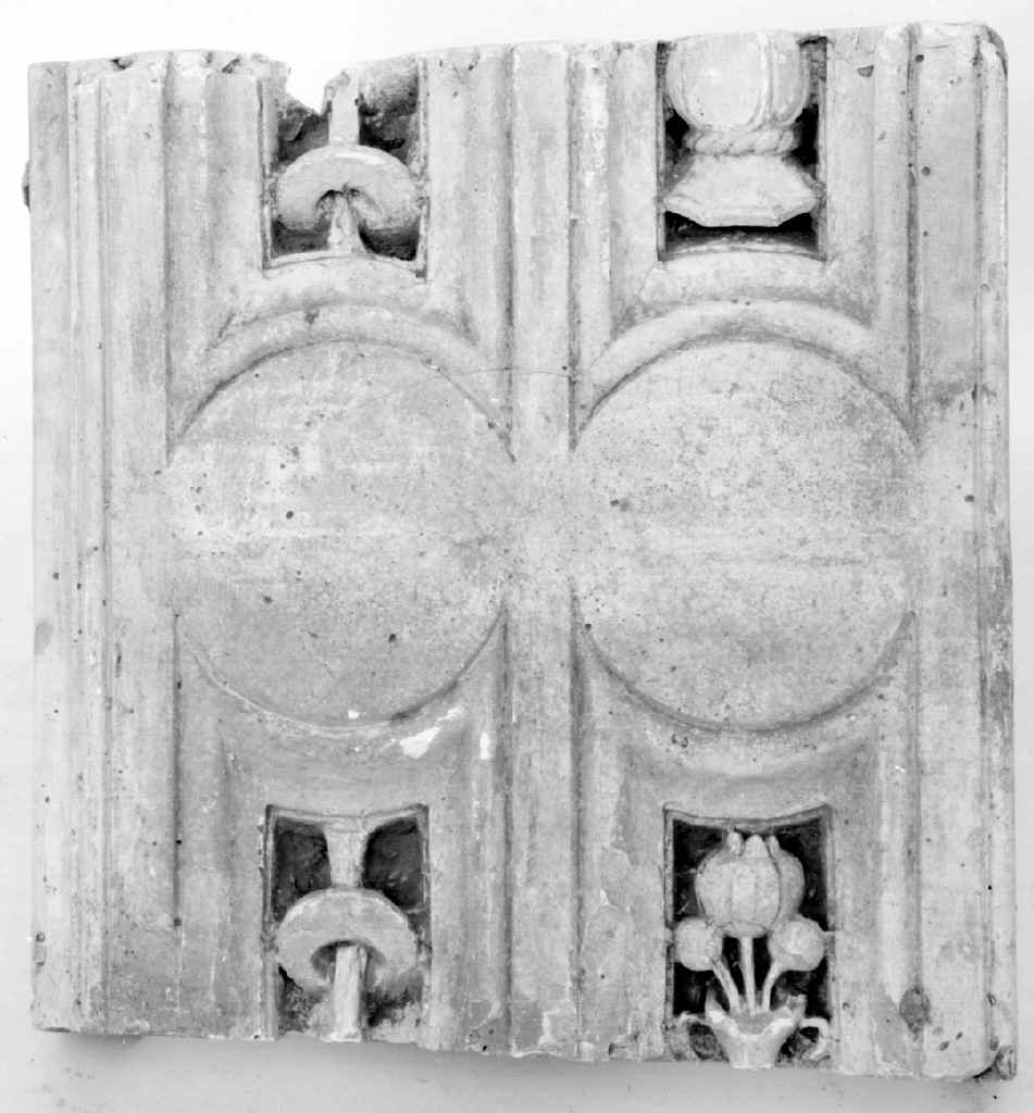 motivi decorativi (rilievo, frammento) - ambito fiorentino (secc. XIX/ XX)
