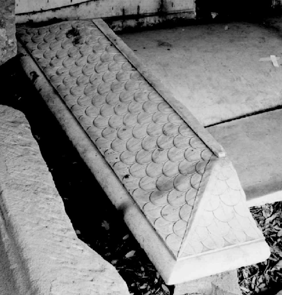 coperchio di sarcofago, frammento - produzione toscana (sec. XIX)