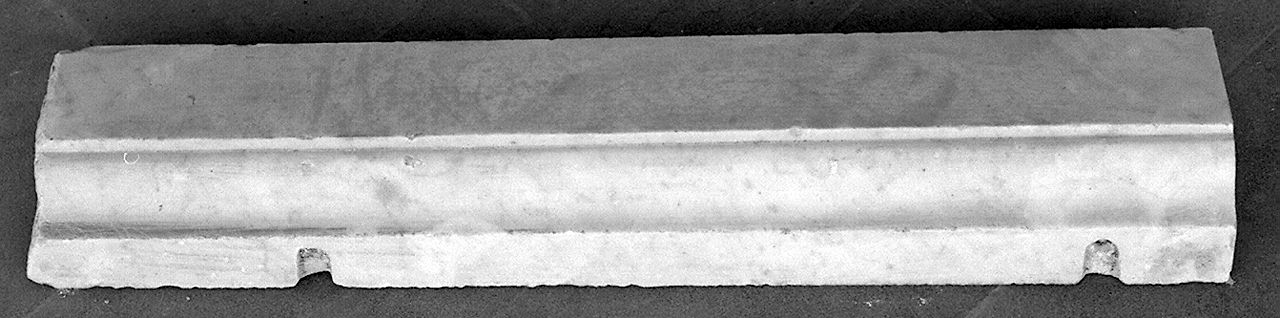 cornice architettonica, frammento - produzione fiorentina (sec. XVI)