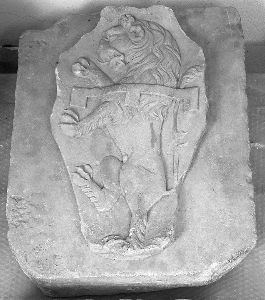 stemma gentilizio (rilievo) - bottega fiorentina (sec. XV)