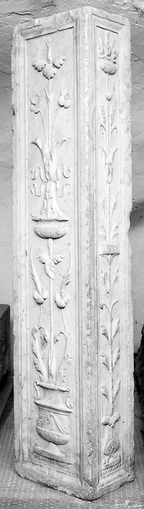 motivi decorativi a candelabra (lesena angolare) - bottega toscana (seconda metà sec. XV)