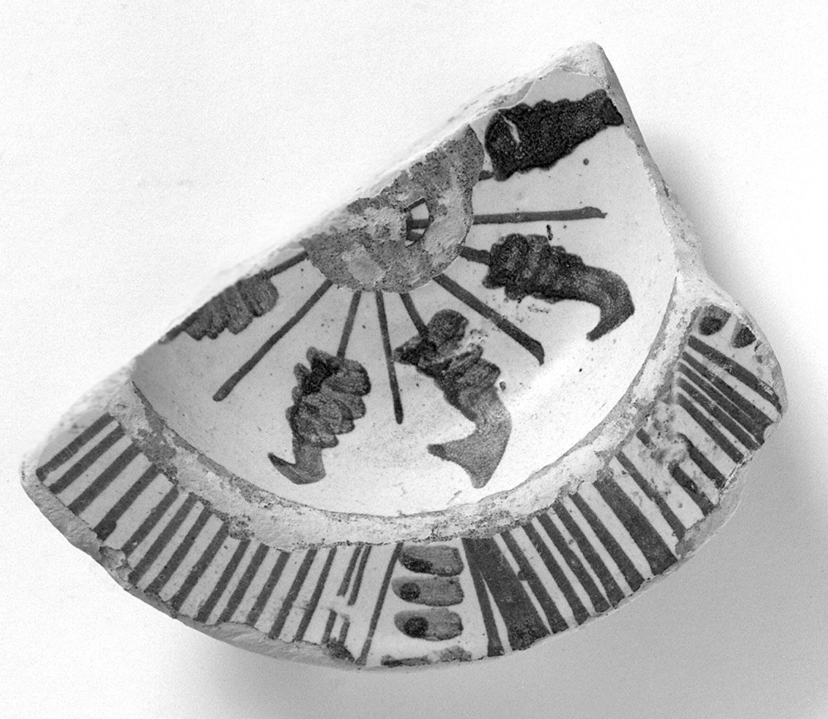 motivi decorativi geometrici (piatto, frammento) - manifattura di Montelupo (secc. XV/ XVI)