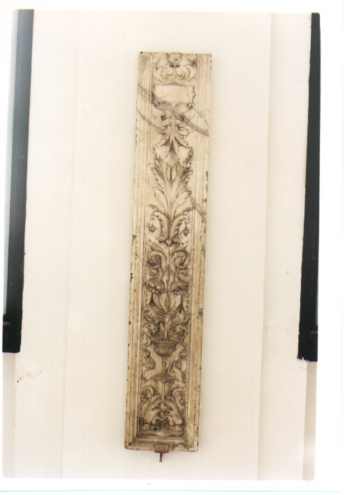 lesena, frammento di Malvito Tommaso (fine/inizio secc. XV/ XVI)