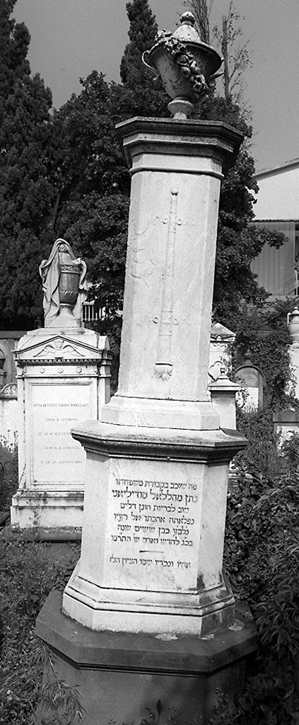 monumento funebre - a cippo di Treves Marco (attribuito) - produzione toscana (sec. XIX)