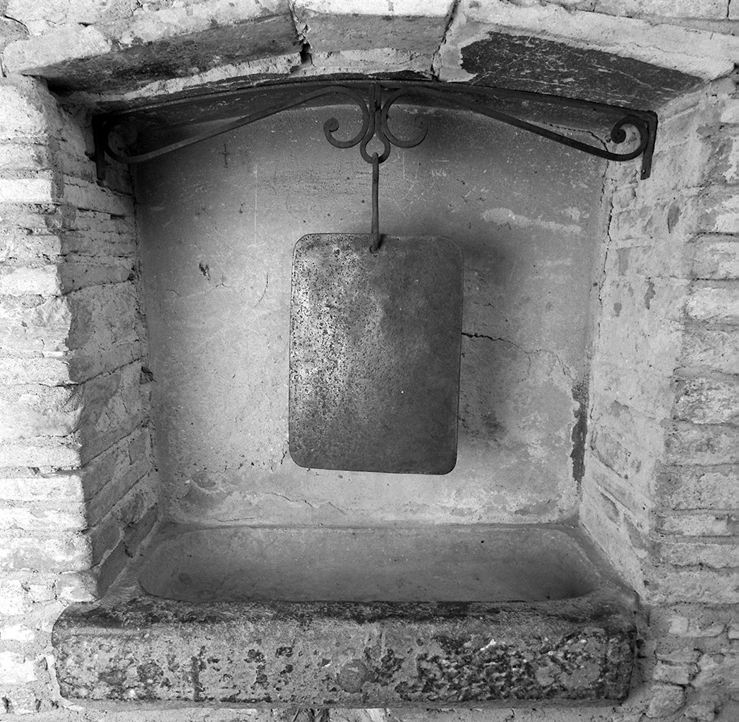 lavabo da sacrestia - produzione toscana (fine/inizio secc. XVIII/ XIX)