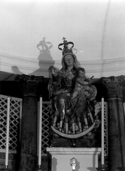 Madonna del Rosario (gruppo scultoreo) di Bissoni Giovanni Battista (sec. XVII)
