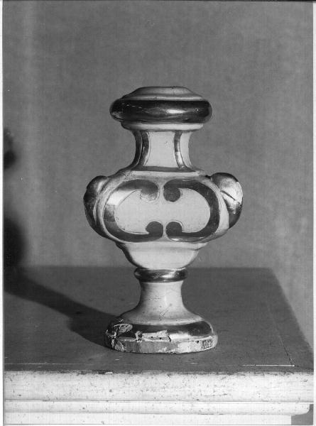 vaso d'altare con composizione floreale, serie - bottega ligure (primo quarto sec. XIX)