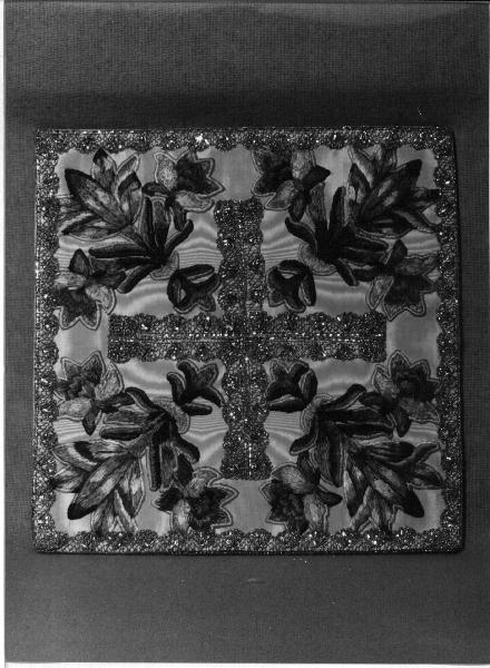 motivi decorativi floreali (borsa, opera isolata) - manifattura ligure (metà, seconda metà sec. XVII, sec. XIX)