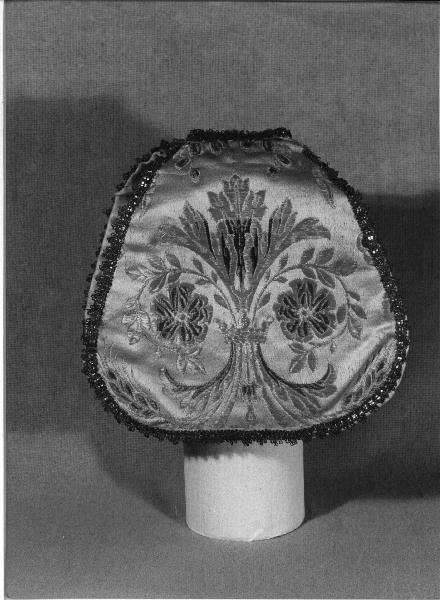 motivi decorativi floreali (conopeo di pisside, opera isolata) - manifattura ligure (secc. XIX/ XX)