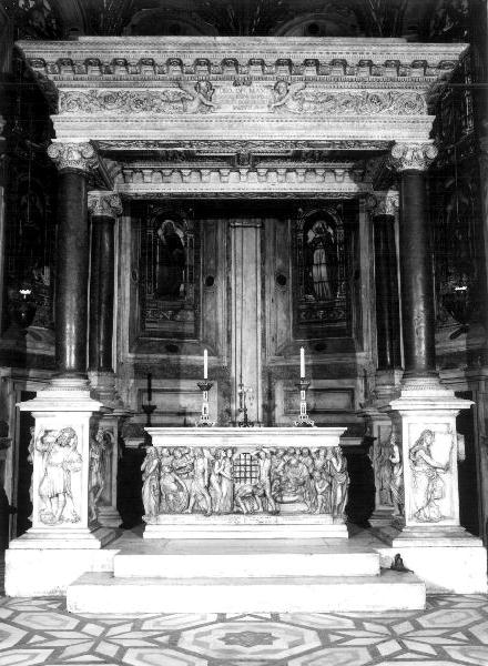 baldacchino, elemento d'insieme di Della Porta Gian Giacomo, Della Porta Gugliemo, Da Corte Nicolò (secondo quarto sec. XVI)