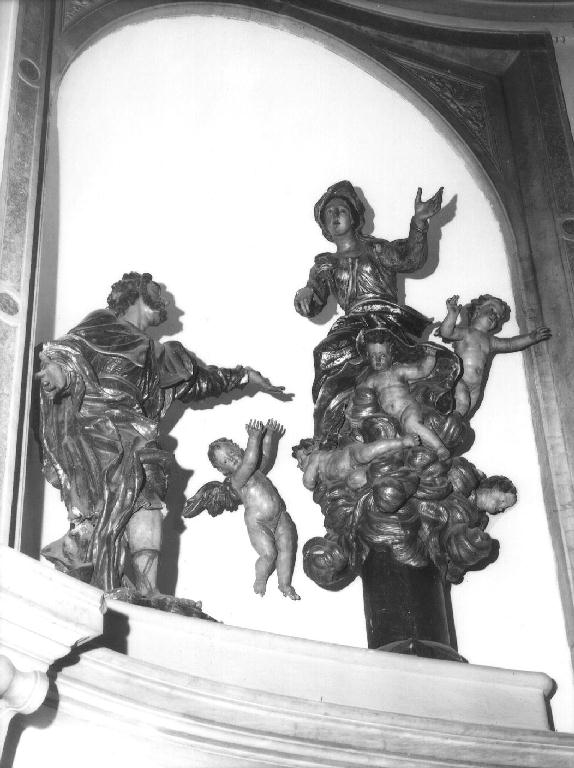 apparizione della Madonna su una colonna a San Giacomo il Maggiore (gruppo scultoreo, opera isolata) di Parodi Domenico (bottega) (ultimo quarto sec. XVII)