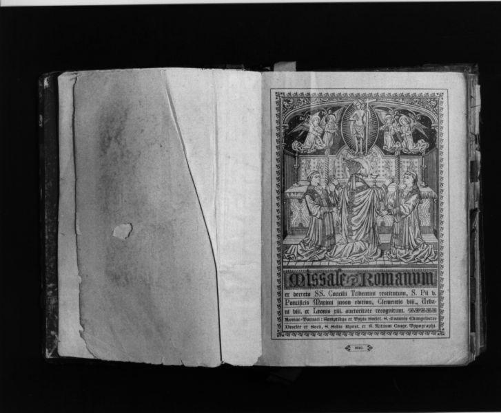 Missale romanum (coperta di libro liturgico, opera isolata) - ambito romano (sec. XX)