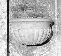 acquasantiera da parete di Chelotti Agostino (sec. XIX)
