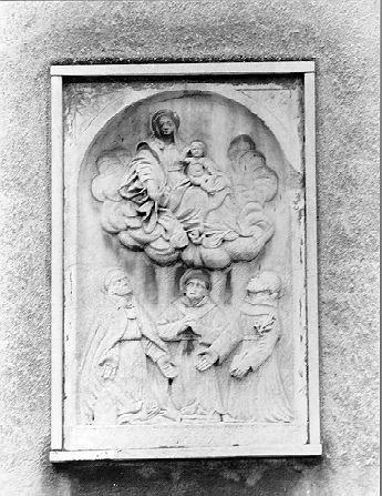 Madonna con Bambino in gloria (rilievo) - bottega italiana (sec. XVII)