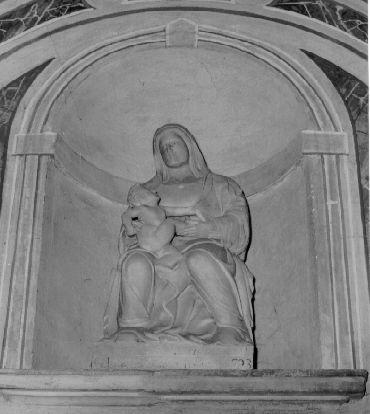 MADONNA CON BAMBINO (statua) - bottega italiana (sec. XVI)