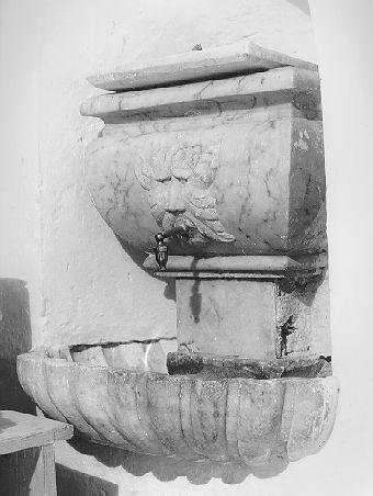 lavabo da sacrestia - ambito apuoversiliese (secc. XVII/ XVIII)